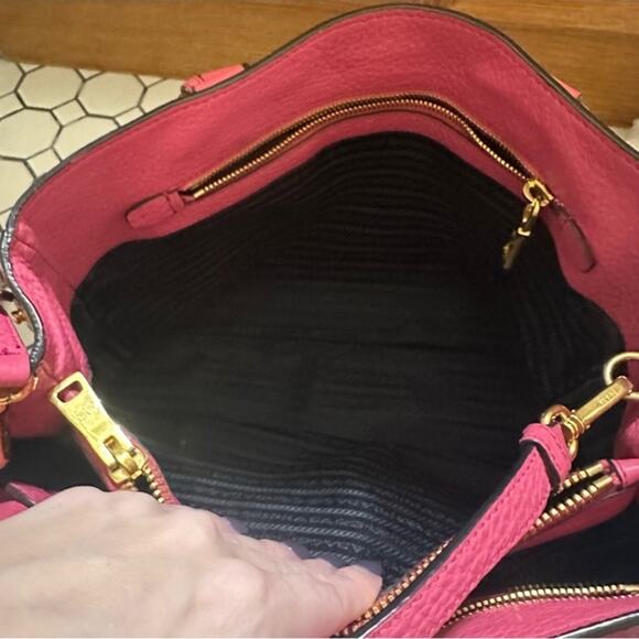 AUTHENTIC Prada $2,199 Vitello Daino Tote Begonia w/ Dustbag - Picture 6 of 11